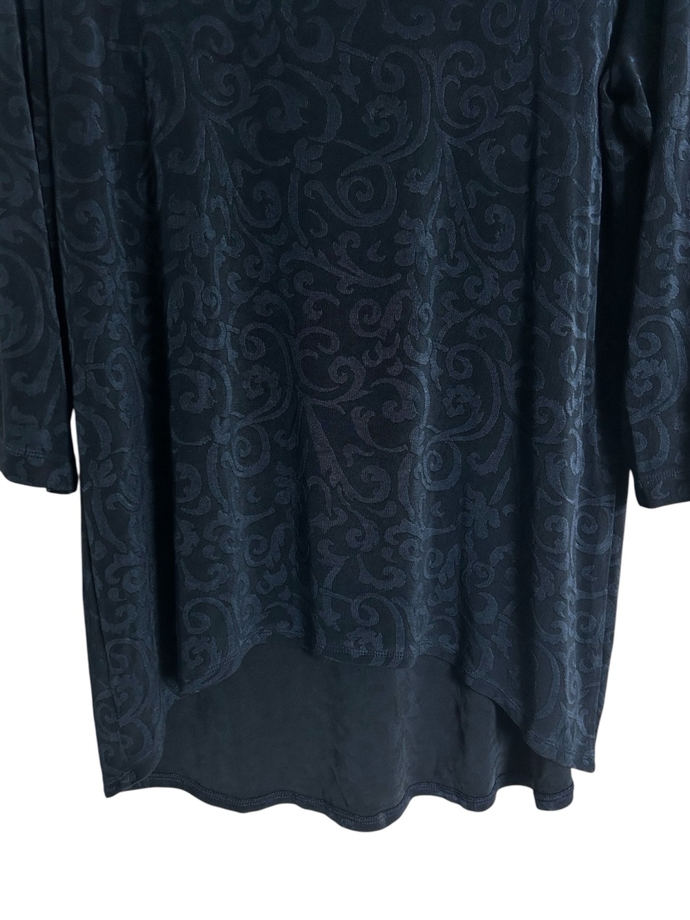 Chico’s Travelers Navy Scroll Print Tunic Top Size 3 High Low Travel Knit - Picture 5 of 10